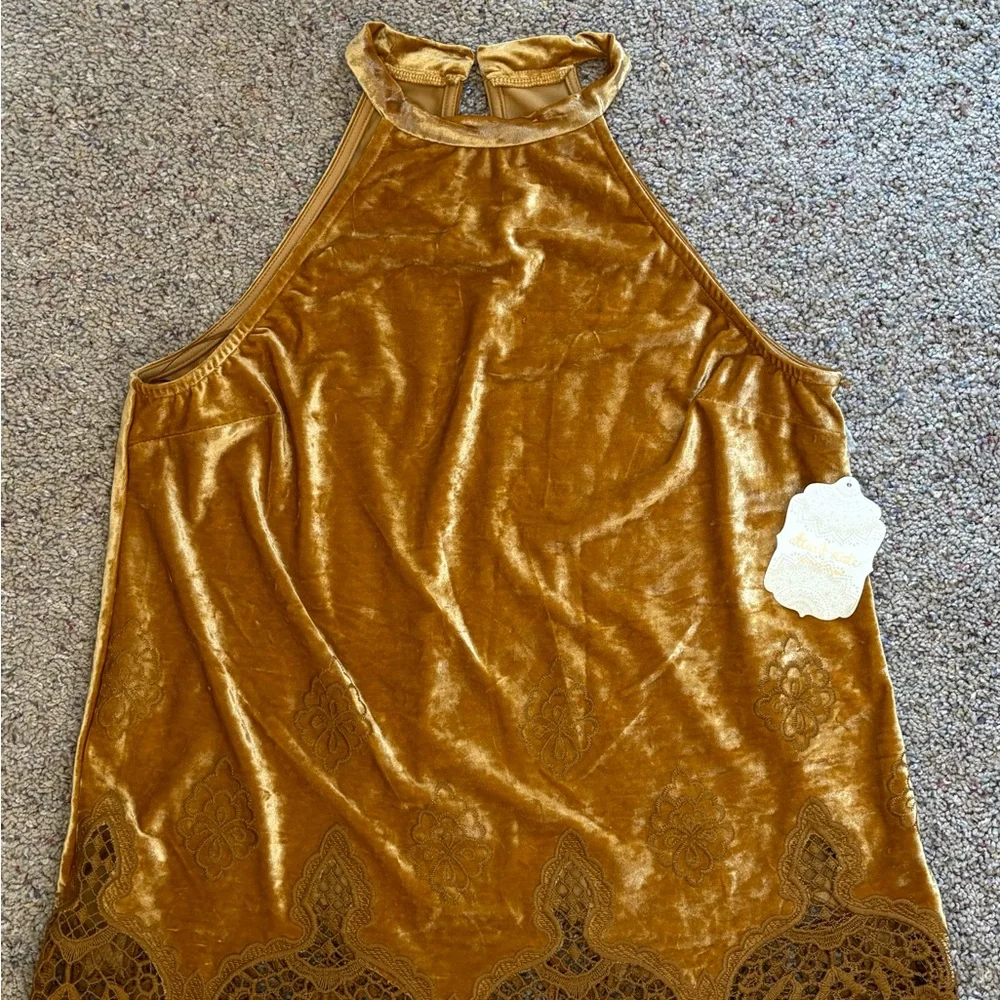Altar’d State Velvet Goldenrod Halter Top Size Medium NWT - Picture 5 of 15